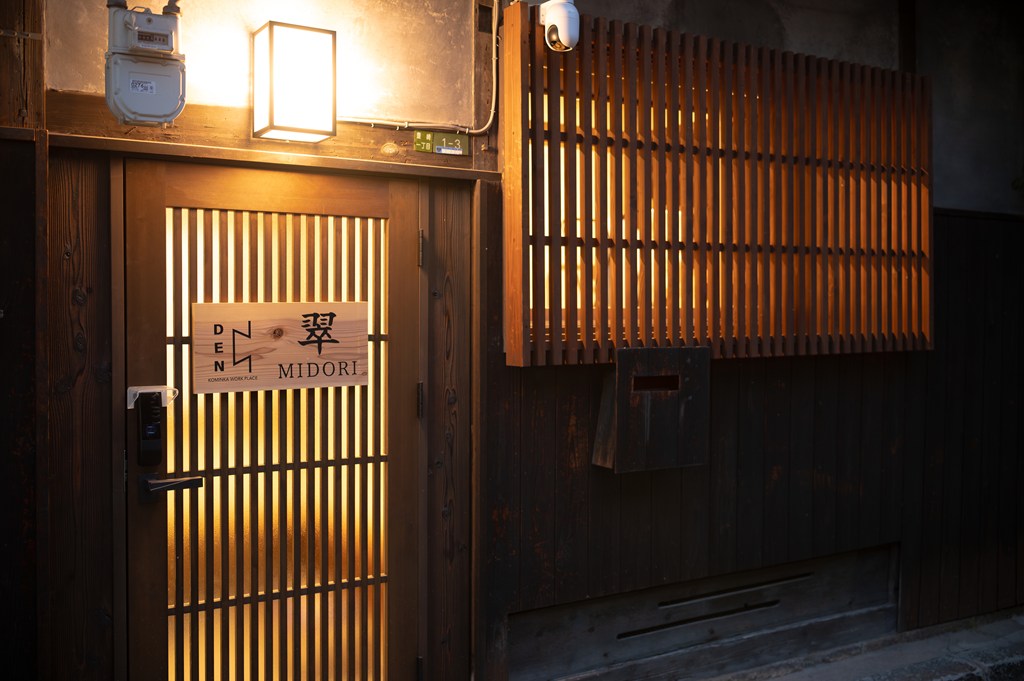 玄関夜景